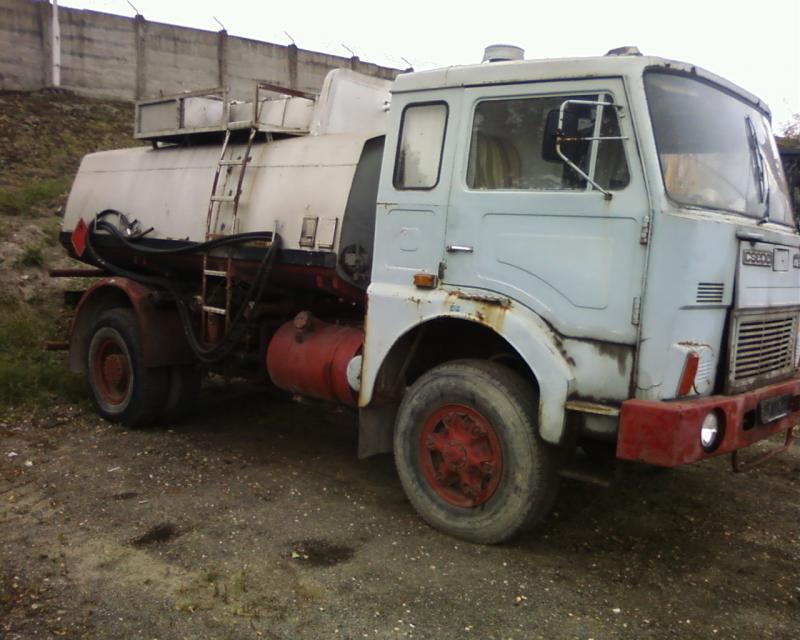 Csepel 750 jobbról.jpg