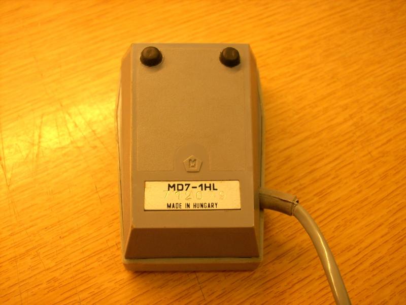 A hátsó rész és a gumiszemek